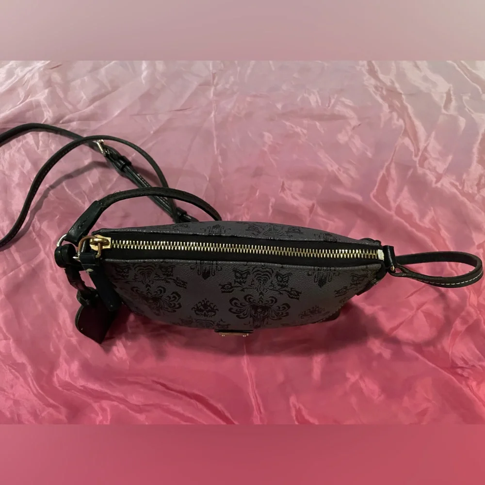 EUC Disney Haunted Mansion Dooney & Bourke - Picture 3 of 11